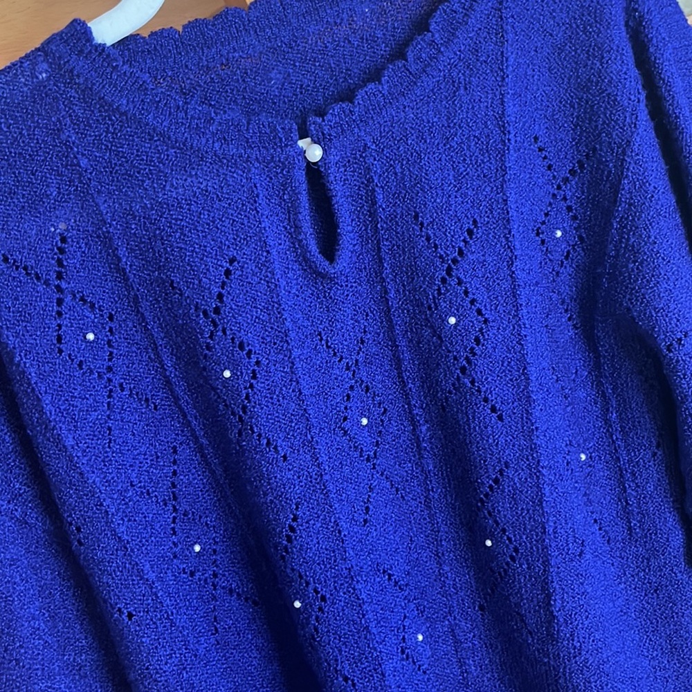 Vintage Knit with Pearl Detail - Stunning Blue